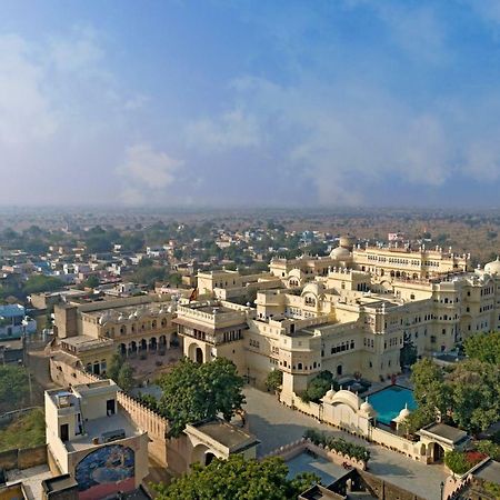 Alsisar Mahal- Heritage Hotel מראה חיצוני תמונה