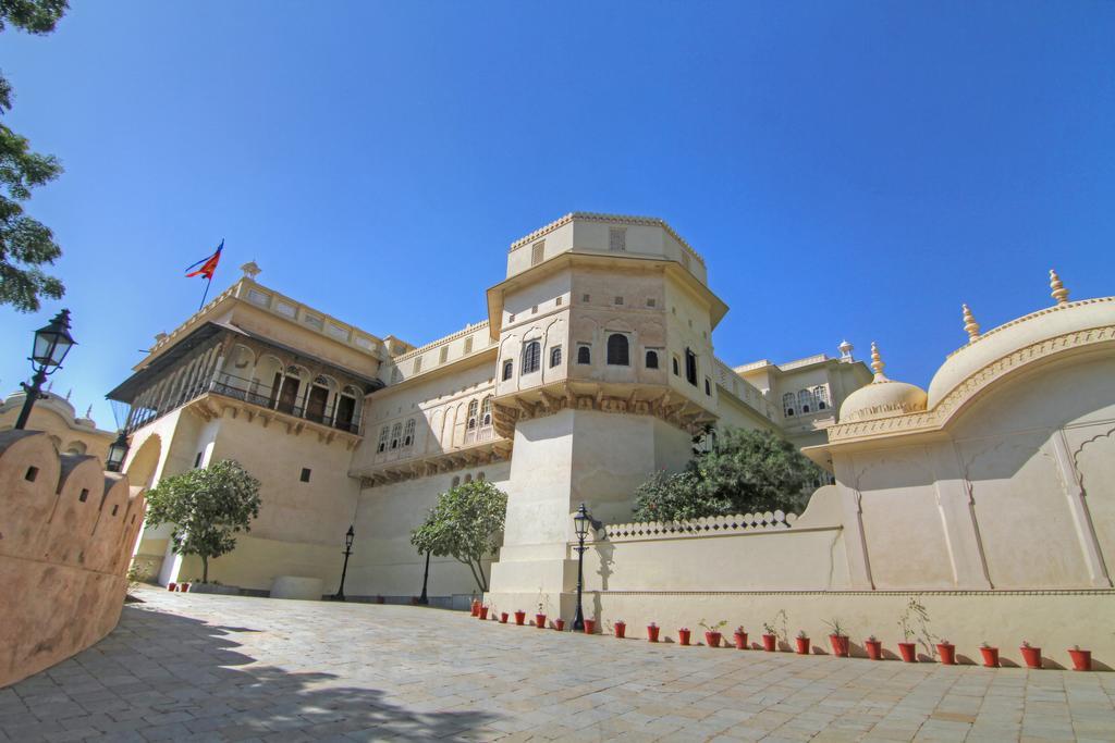 Alsisar Mahal- Heritage Hotel מראה חיצוני תמונה