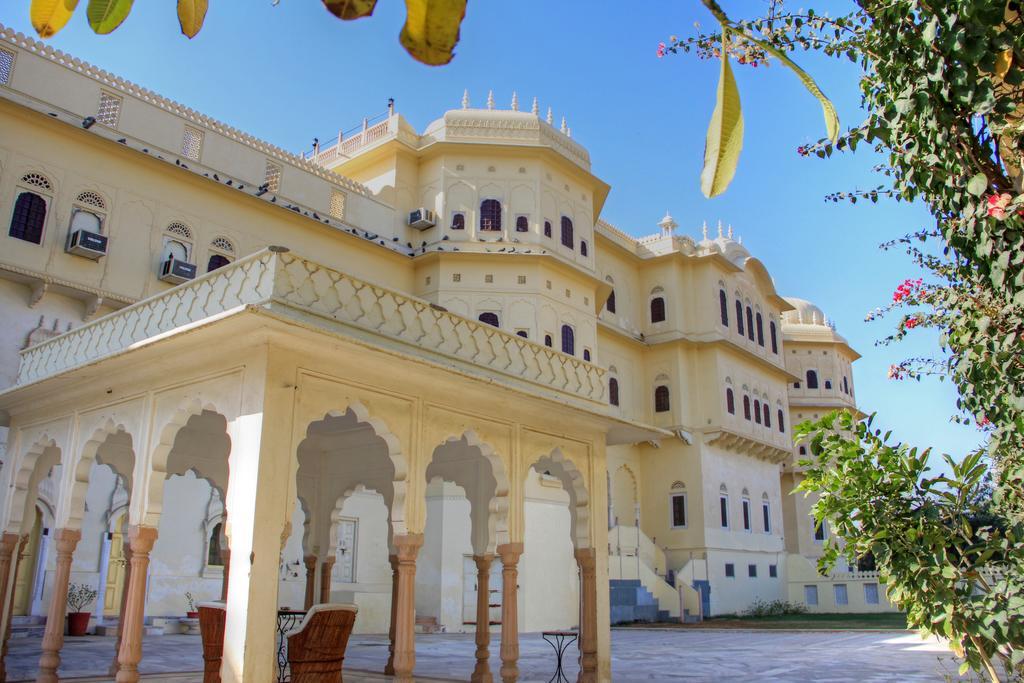 Alsisar Mahal- Heritage Hotel מראה חיצוני תמונה